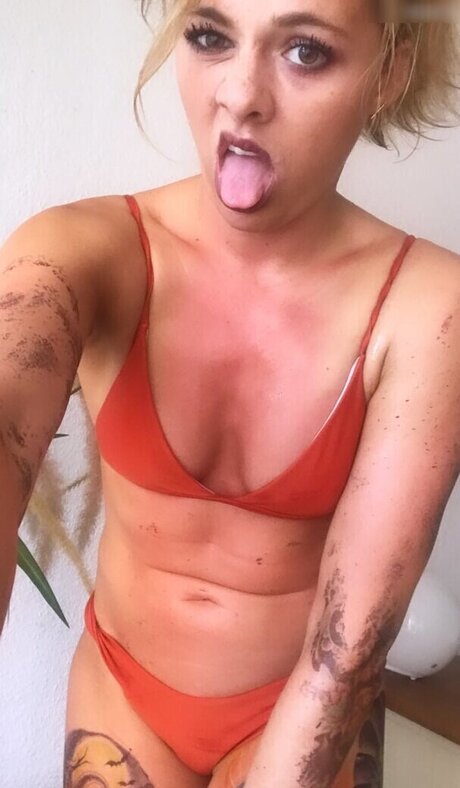 Yvonne Pferrer naked model pic