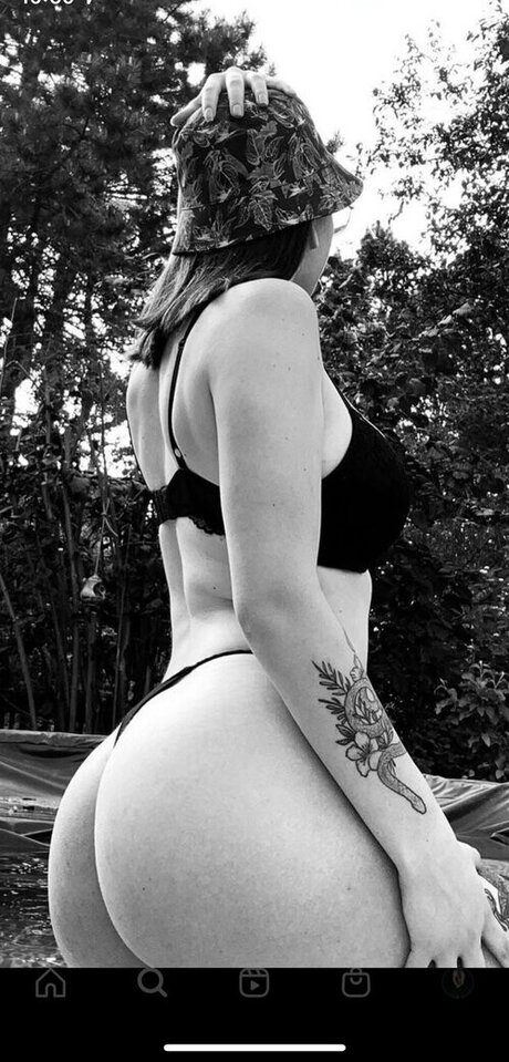 Kira Julie pretty model image
