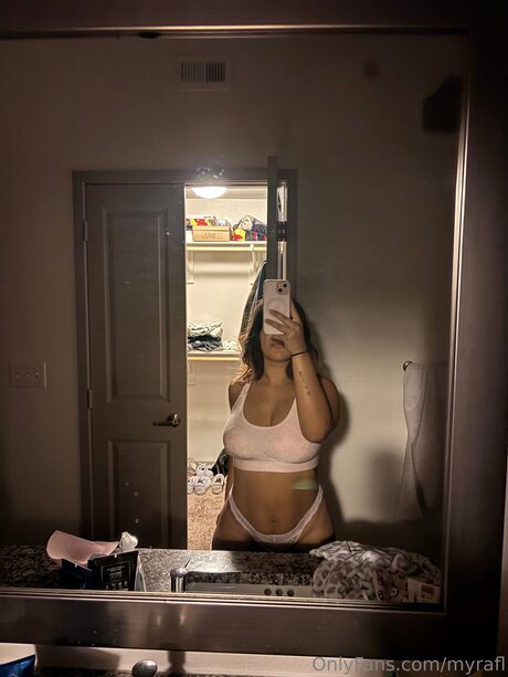 myrafl star nude pic