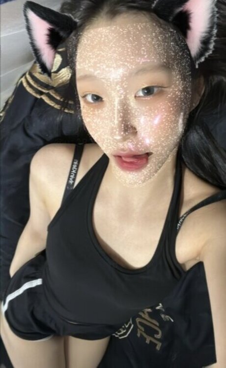 asian petite onlyfans erotic images