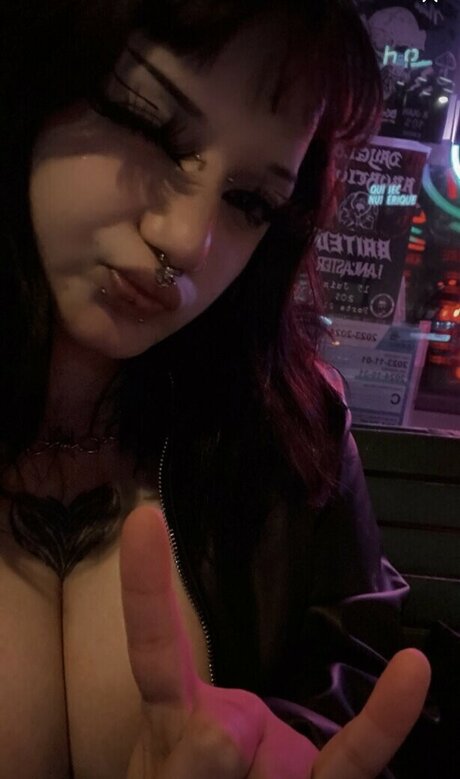 bl00dyh4nd adult model pictures