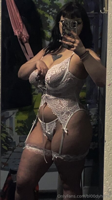 bl00dyh4nd erotic model photo