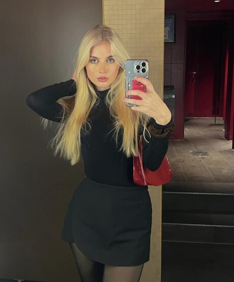 Jellina model adult photos