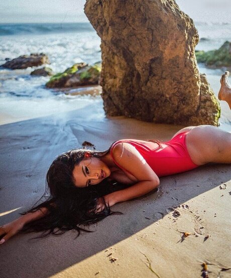 Ivana Santacruz art model photos