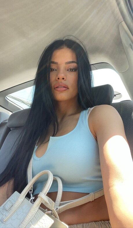 Ivana Santacruz top profile image