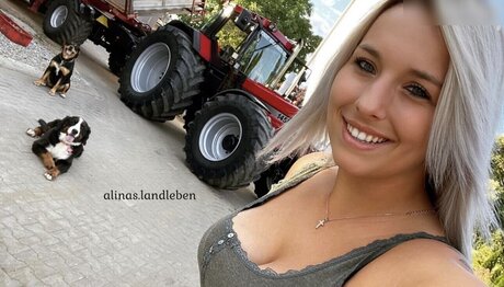 Alinas Landleben nude model pic