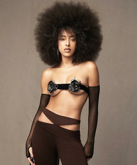 Yara Charry erotic model pics