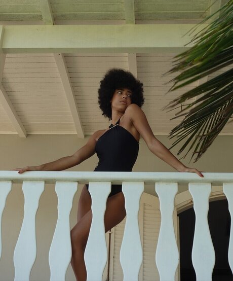 Yara Charry model art pics