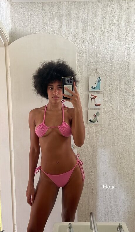 Yara Charry nude star image