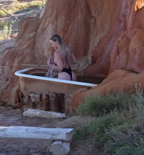 Julia Baessler model naked picture