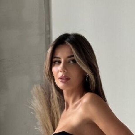 Alisa Halisa porn model img