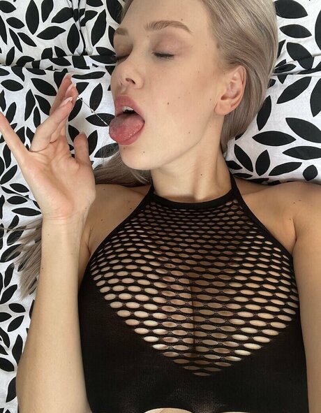 Rosy May star free pic