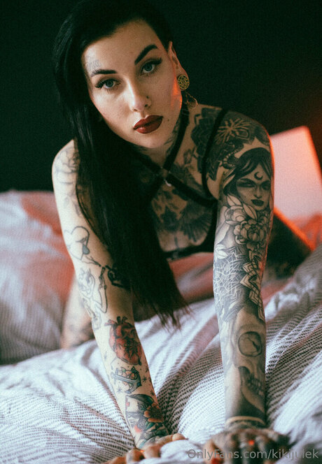 Kiki Julek star hd pics
