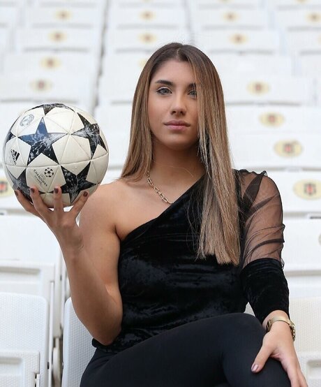 Elif Karaarslan pornstar sexy pic