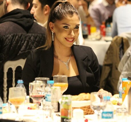 Elif Karaarslan sexy star pics