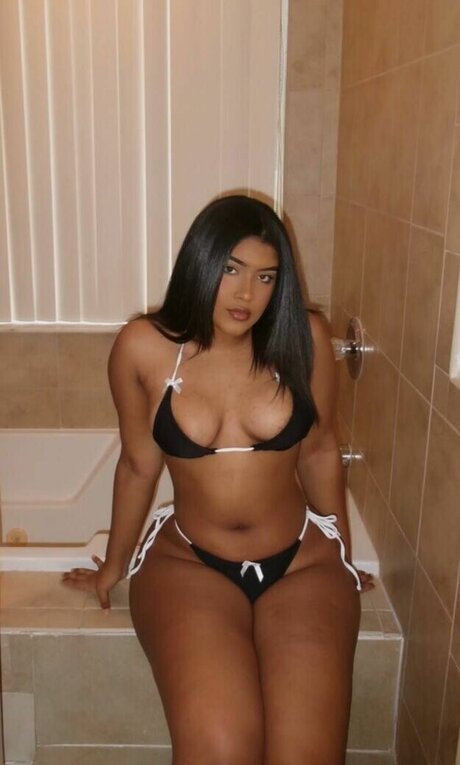 pretty onlyfans sexy pic