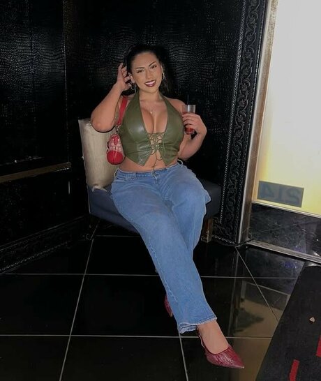 Path Wei  porn model pic
