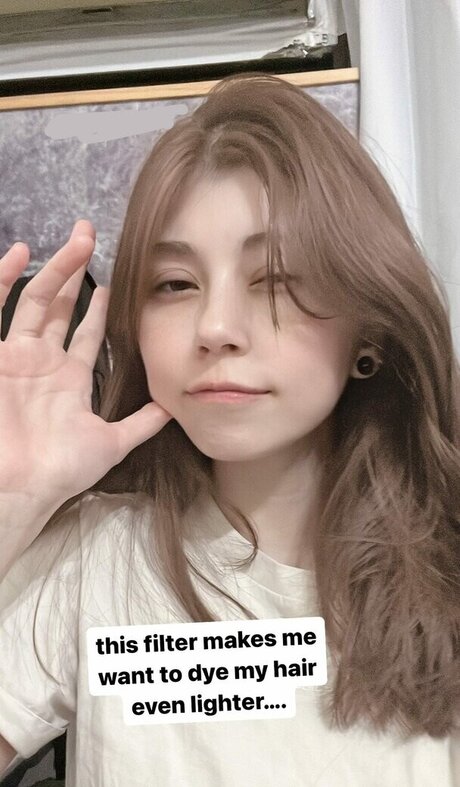 Path Wei hot pornstar images