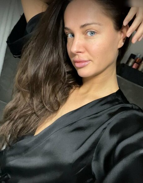LeniYoung pornographic actress pics