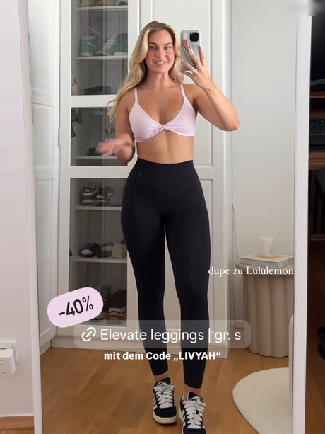 liv yah adult model pic