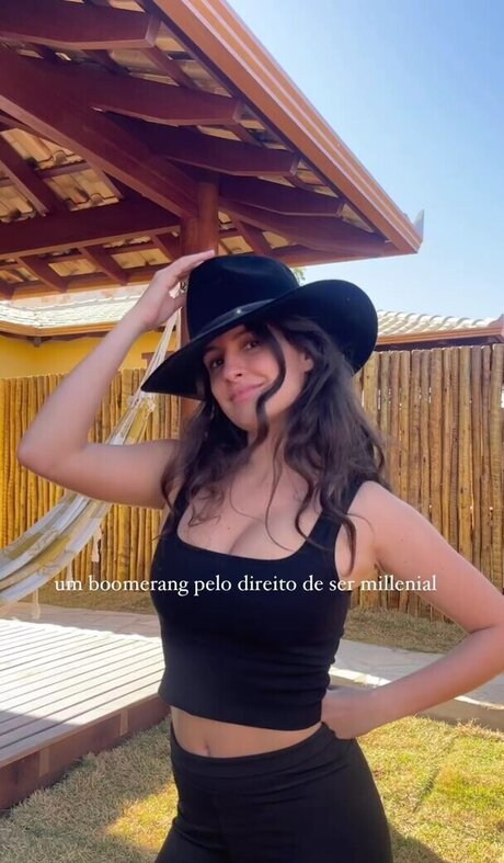 Amanda De Godoi xxx star img