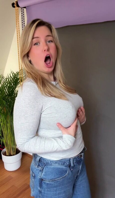 KellyMissesvlog art model galleries