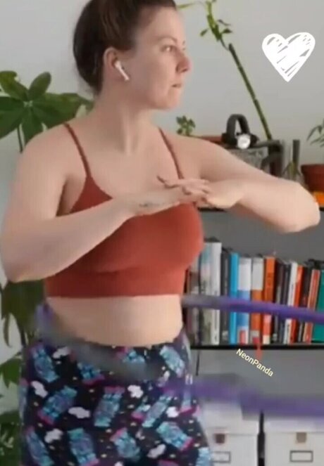 KellyMissesvlog model hot images