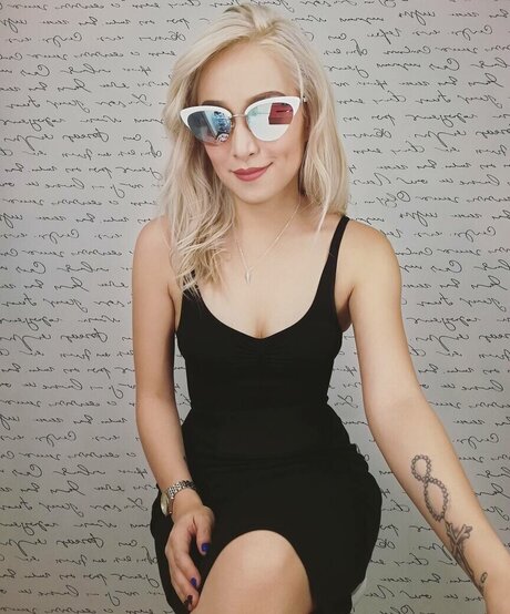 blonde wife onlyfans free naked pics