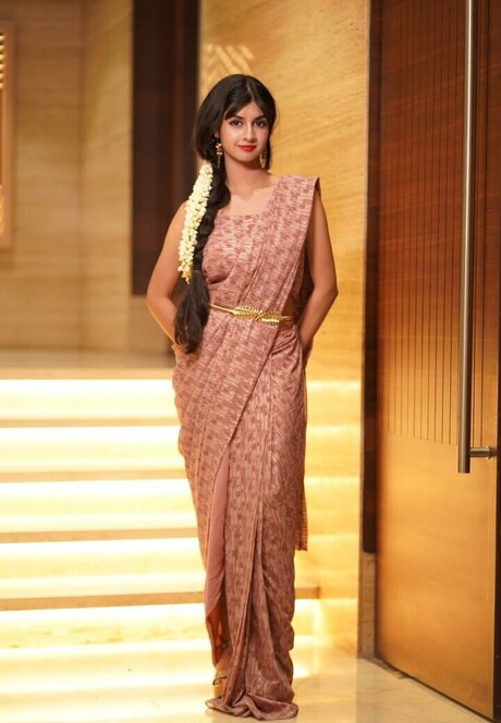 Aishwarya Harishankar star perfect photo