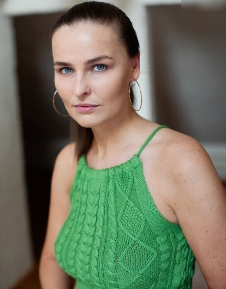 Jana Riva hot actress gallery