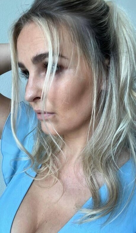 Jana Riva star sexy pics