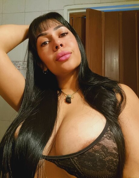 Negra Loly hd star pic