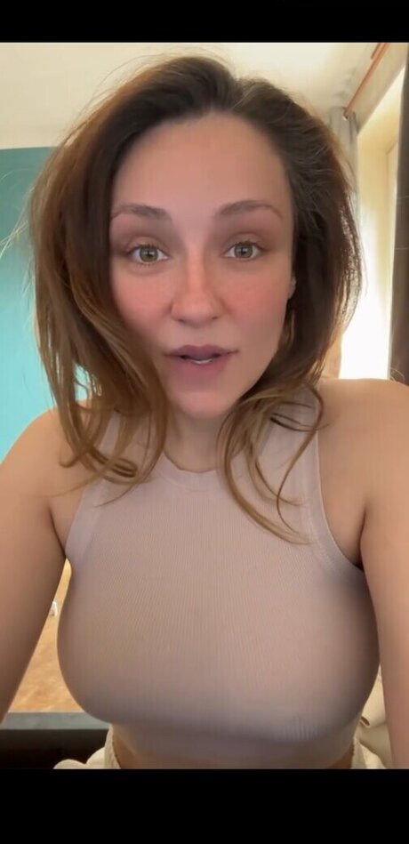 Regina Hixt profile image