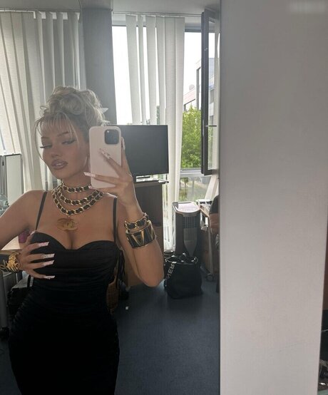 nude pregnant onlyfans free gallery