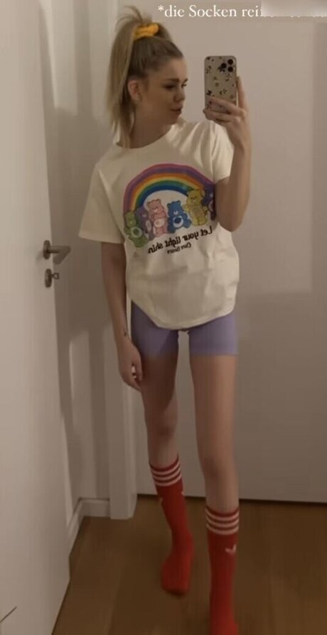 Lea Peach porn model pictures