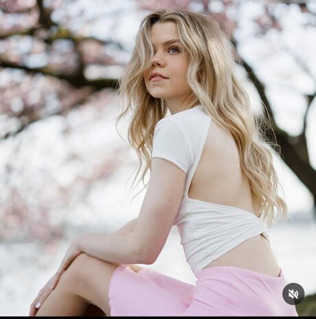 Lea Peach high quality star photos