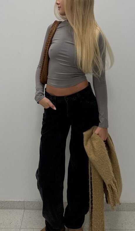 Lili Hamann exclusive star pics