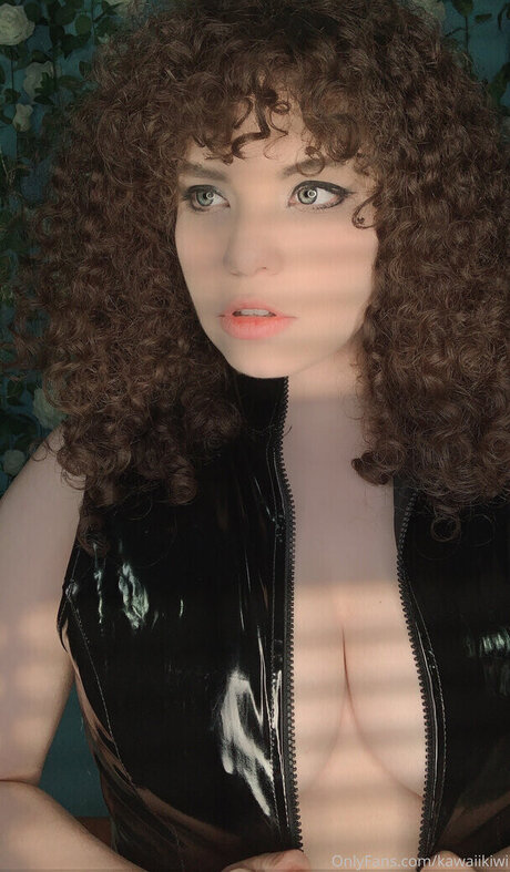 Kawaiikiwicosplay model pornographic img