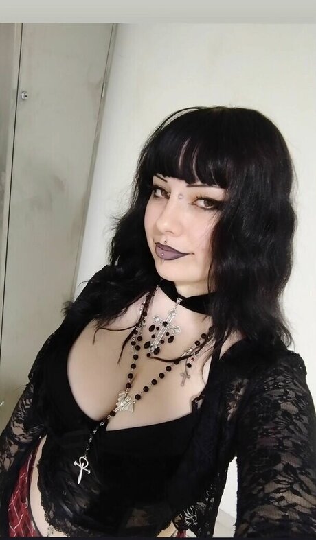gothbynight nudes model images