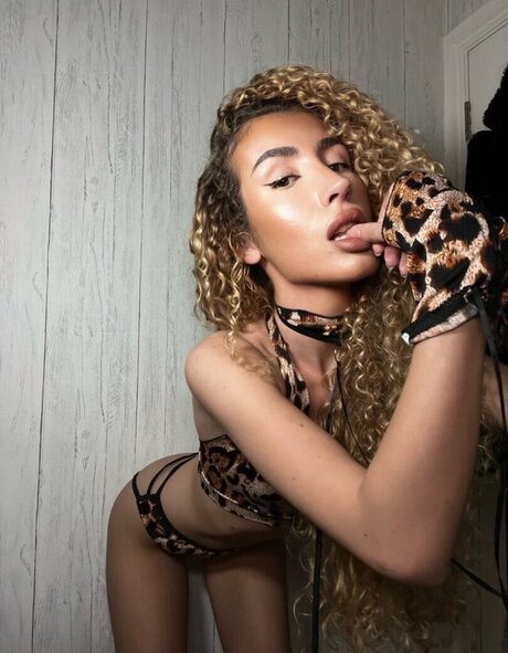 Jazmine Dyer top model pictures