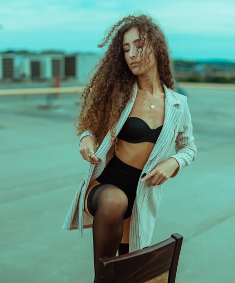 Jazmine Dyer hot actress galleries