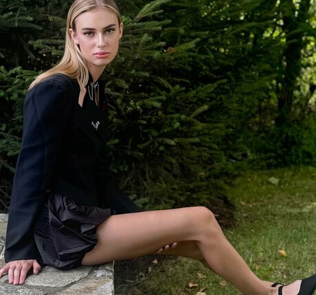 Claire Jameson pretty model gallery