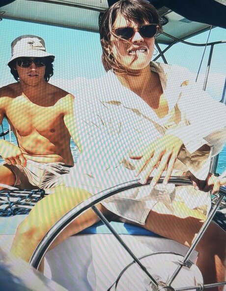 Sailing The Far Side naked model img