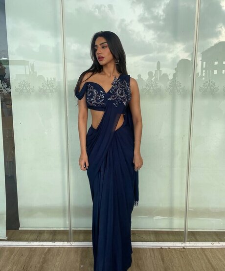 black hair onlyfans adult pic