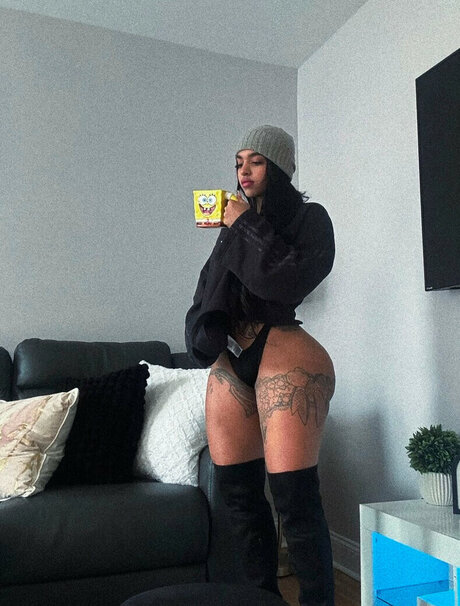 Yinett Baez erotic pornstar picture