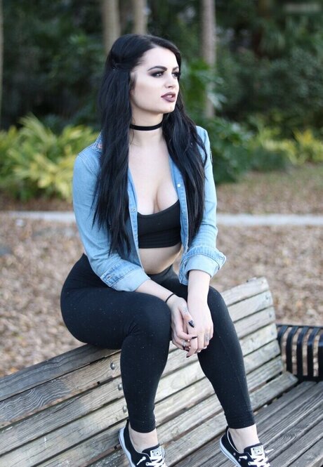 Saraya Jade Bevis erotic star img