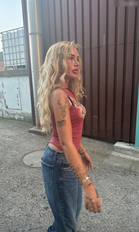 booty onlyfans nude images