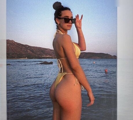 Dina Ratner sexy pornstar images
