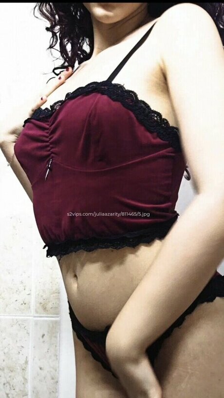 Julia Azarity model sexy pics
