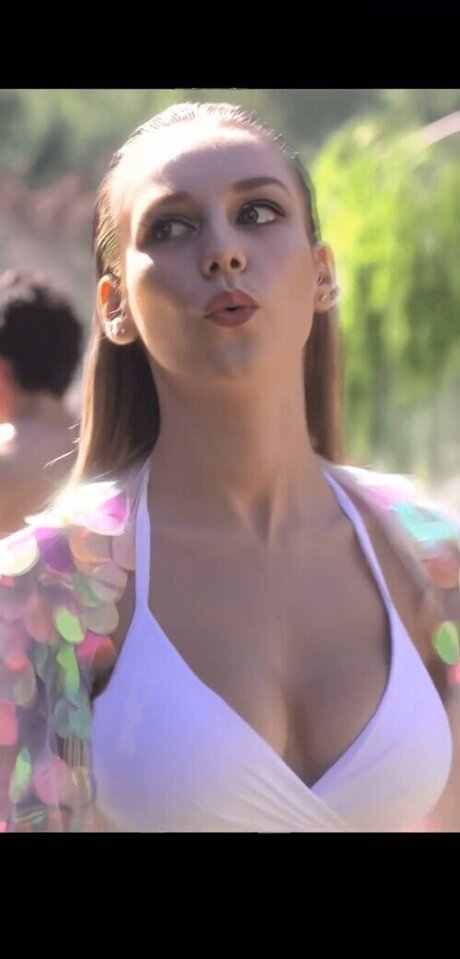 Ester Exp sito hot star galleries